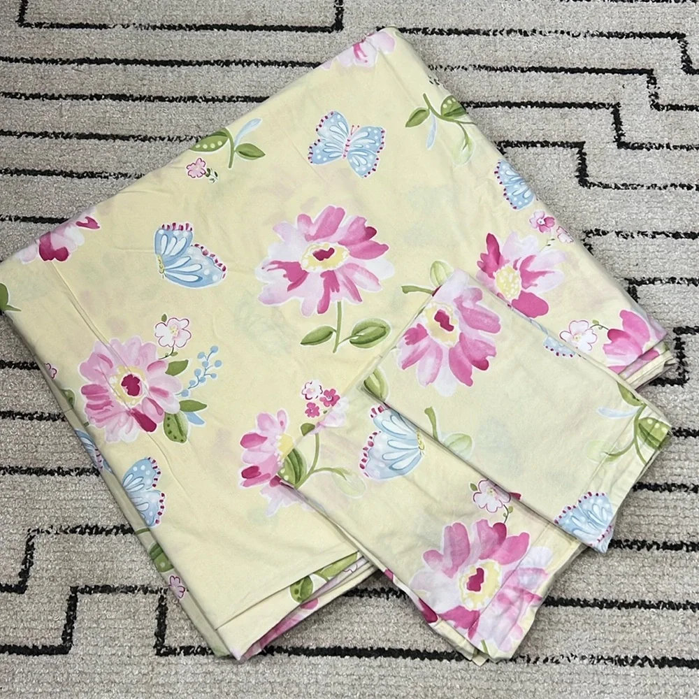 Pottery Barn Duvet cover with 2 standard shams